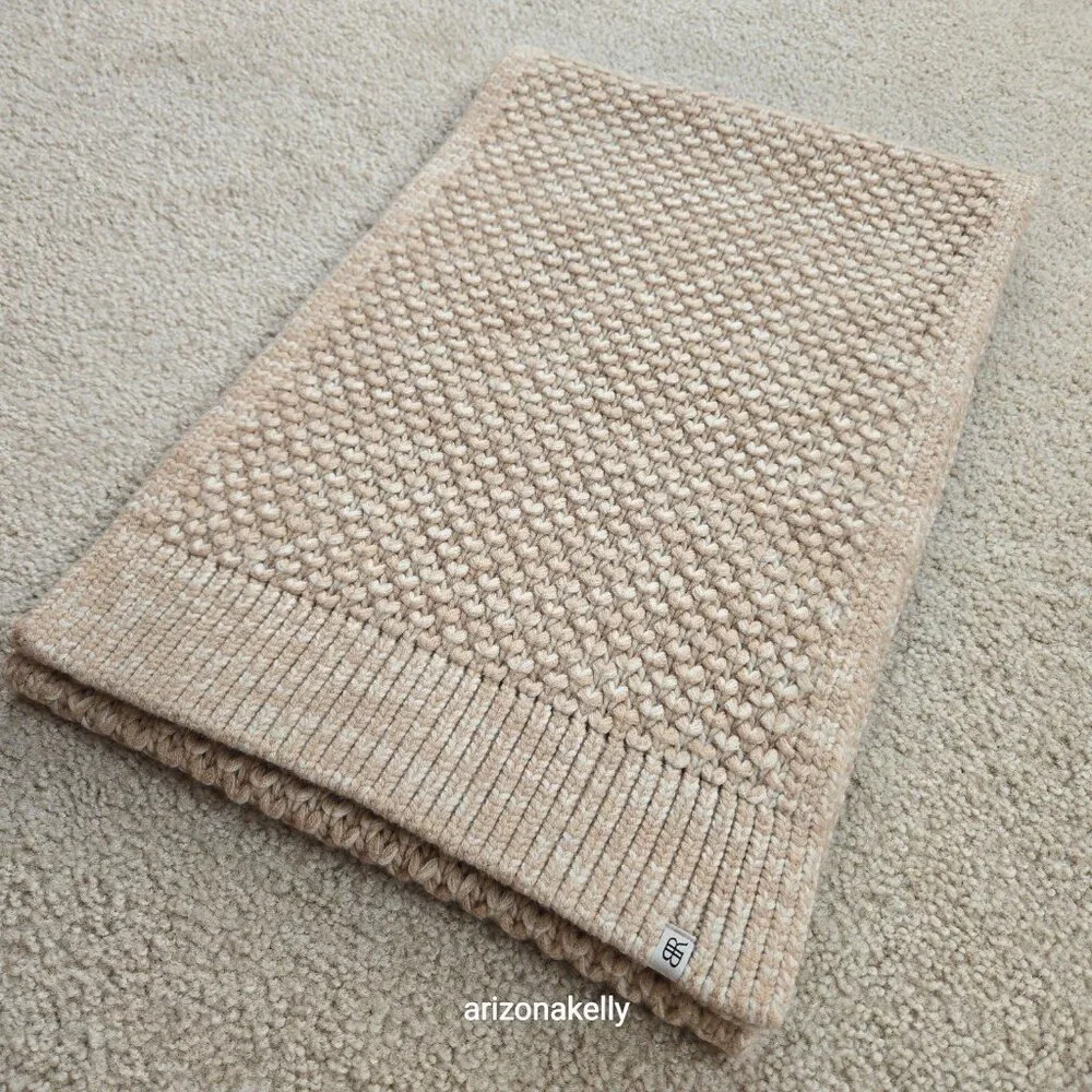 NWOT Banana Republic Merino Popcorn Stitch Scarf in Taupe CHUNKY!